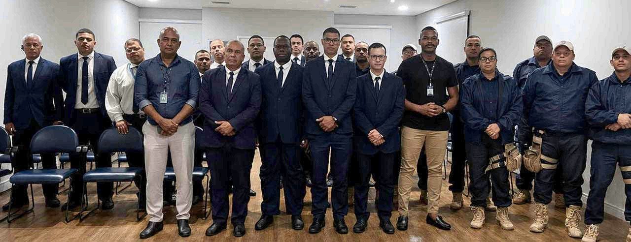 Lideranças e equipe do Grupo TLV reunidas
