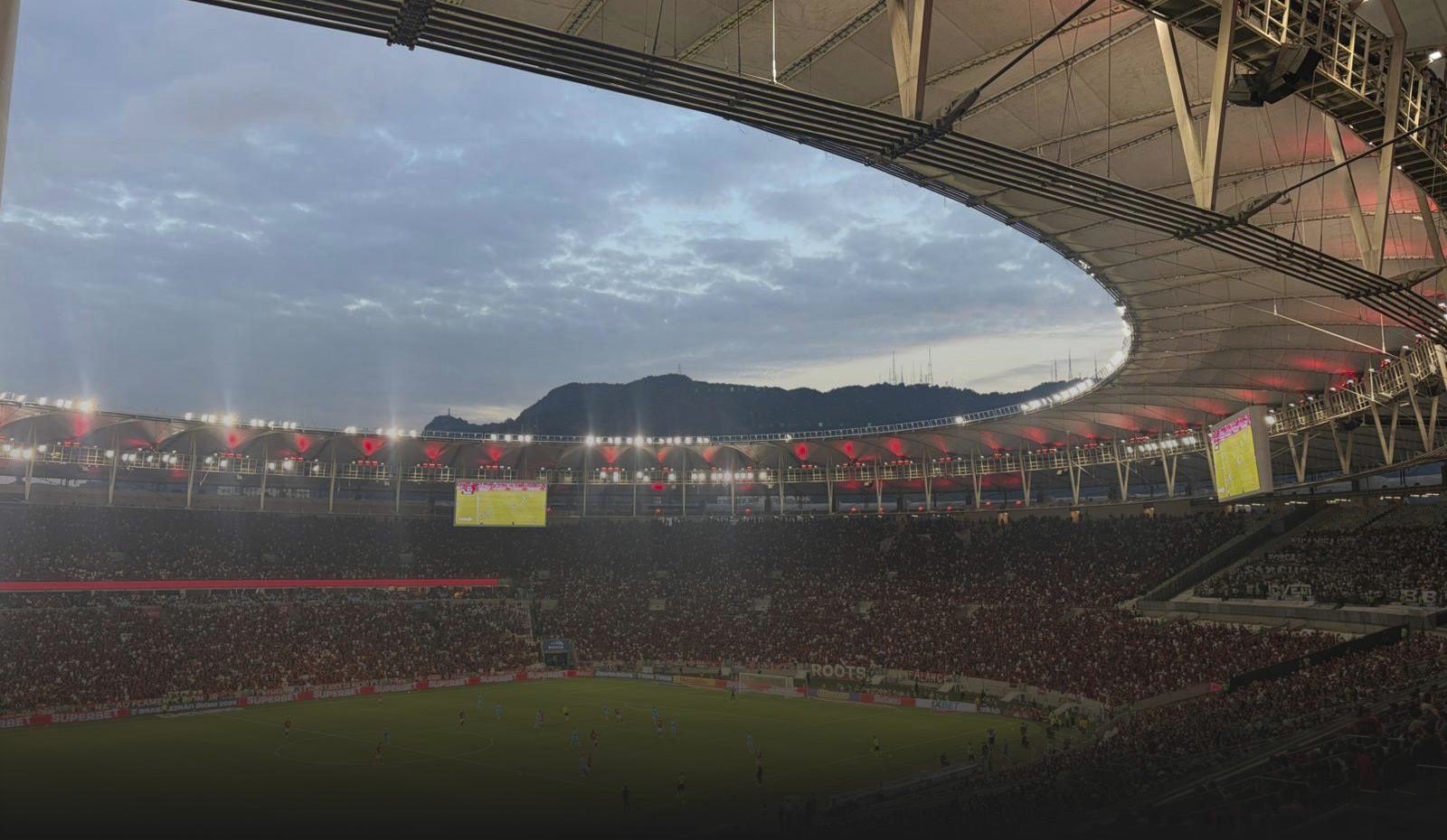 Maracanã em dia de jogo